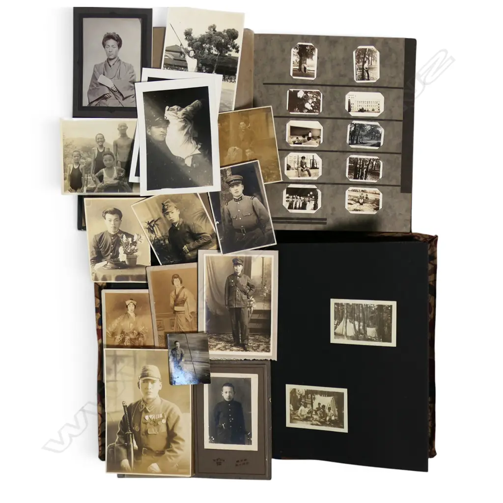 2 JAPANESE FAMILY COLLECTION PHOTOGRAPH ALBUMS  Image 1++
